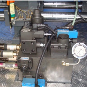 “變頻技術(shù)是如何應用在中國塑料制品行業(yè)的節(jié)能改造中的？”