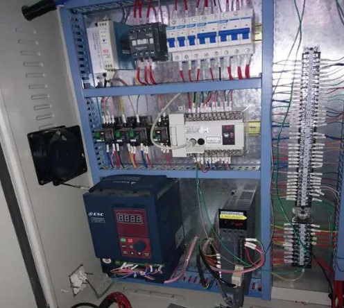 “安裝變頻器時(shí)都有哪些接線規(guī)范？”